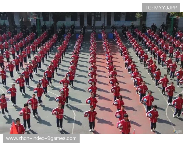 陈胤霖李美谕分获小学游泳课男女一等奖,展现学习成果 陈胤霖李美谕分获小学游泳课男女一等奖,展现学习成果